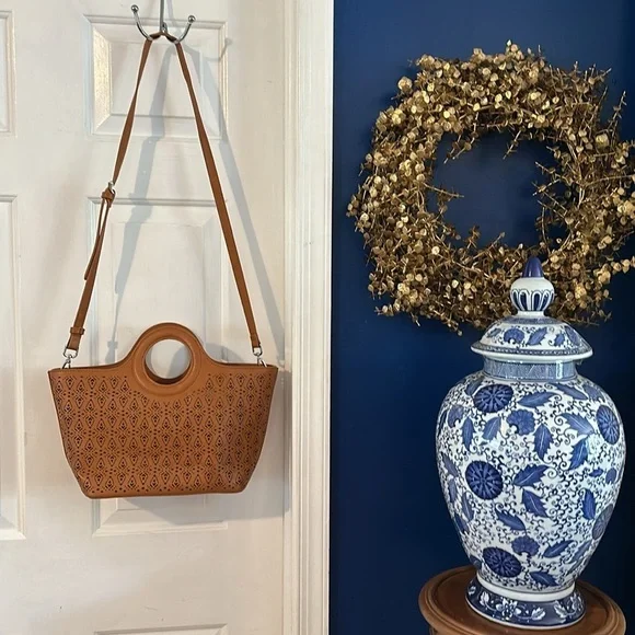 NWOT Women’s Free People Brown Vegan Leather Laser Cut Perforated Crossbody - Picture 9 of 11